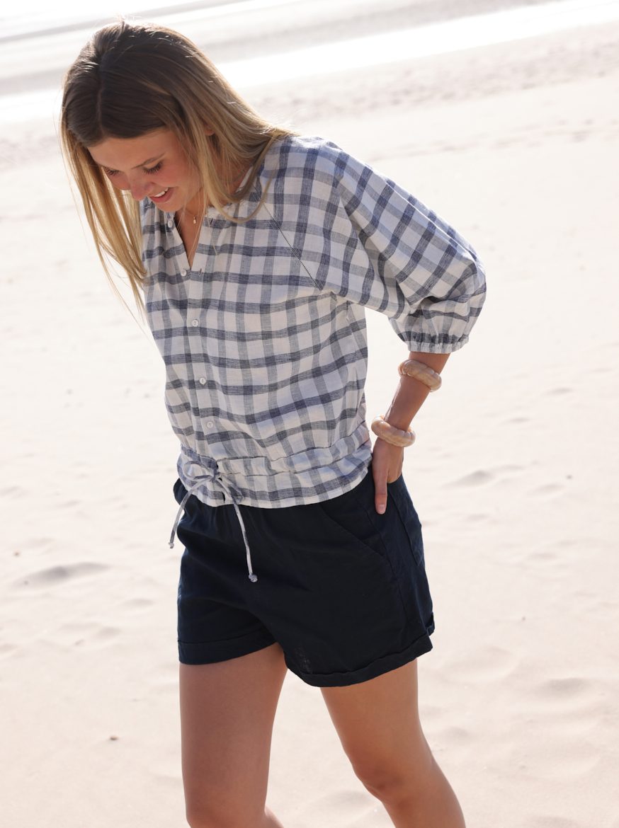 La blouse Prana en coton khadi carreaux bleu & écru – cousue