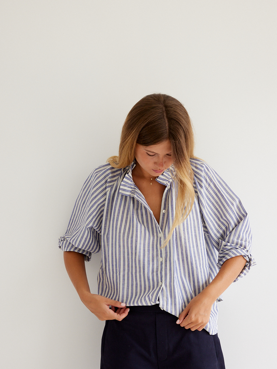 La blouse Geeta en coton rayé indien bleu & blanc - cousue