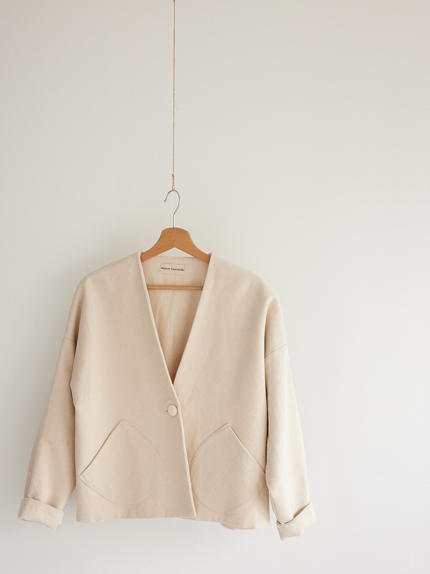 KIT À COUDRE - la veste Epure en coton écru strié français + 1 bouton vintage écru