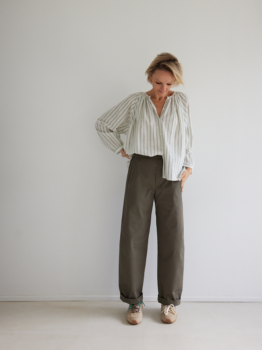 KIT À COUDRE - le pantalon Barrel en sergé de coton kaki cendré Oekotex